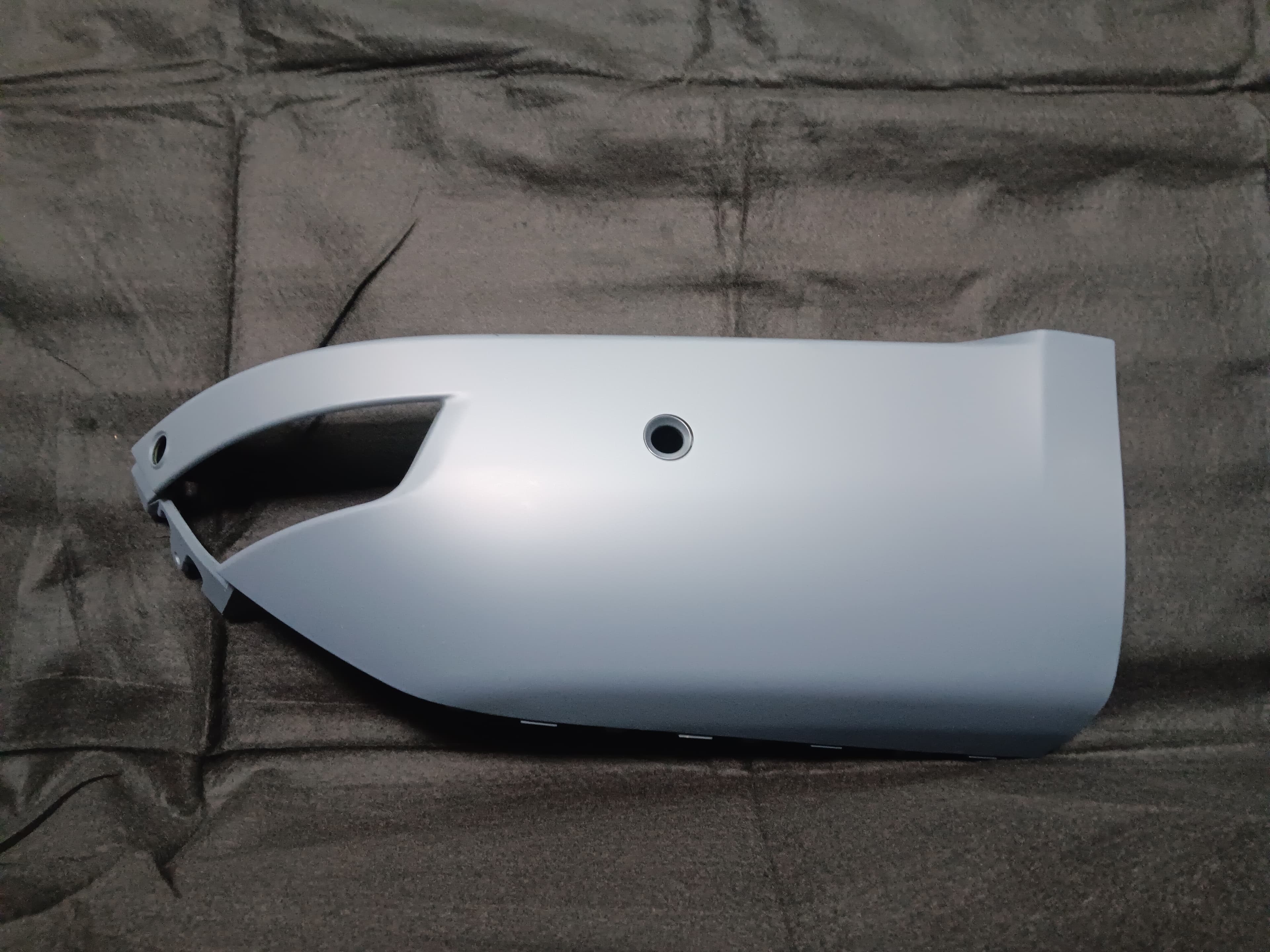 Land Rover New - OEM L494 (2018-2022) Land Rover Range Rover Sport Side Molding (LR105620)